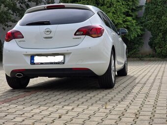 Opel Astra 1,4 Turbo - 14