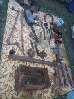 Predám kabínu na Zetor 25. Mam aj iné náhradné diely prevodo - 14