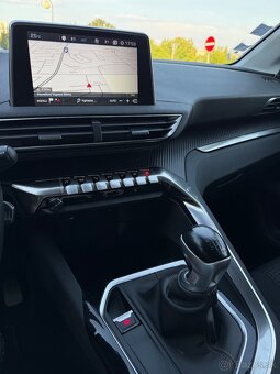 Peugeot 5008 7miest 96kW 2020 manual - 14