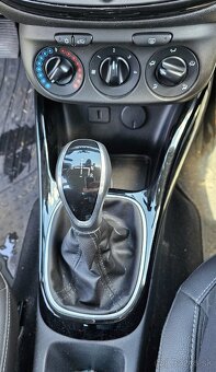 Opel Corsa (2015) automat benzín - 14