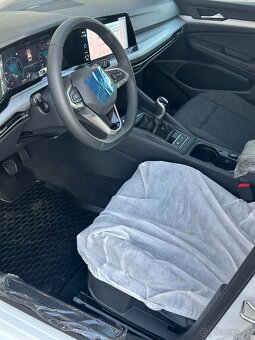 PREDÁM úplne nový Volkswagen Golf Variant Life 2.0 TDI - 14