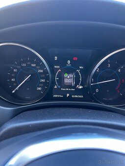 Jaguar XE 2.0D Prestige - 14