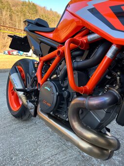 KTM SUPERDUKE 1290 R Orange 2022 v záruke, odpočet DPH - 14