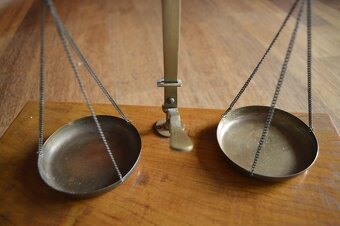 predam krasne starozitne lekarnicke vahy - 14