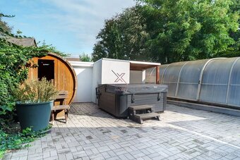 🏡 Na predaj výnimočný 8-izbový rodinný dom v Lozorne - 14