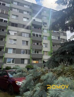 3 izbový byt s balkónom obklopený zeleňou - 14