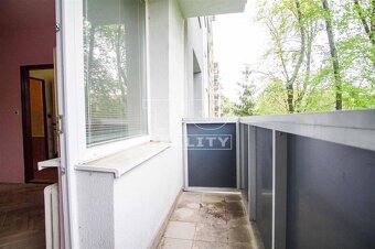 Veľký 2-izbový byt s balkónom v širšom centre, Nové... - 14