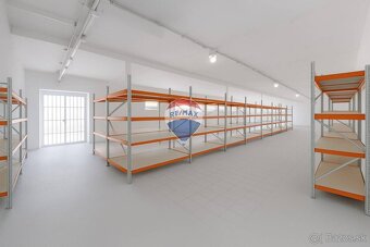 Perspektívna budova s pozemkom 2348m2, pri Hanušovciach nad  - 14