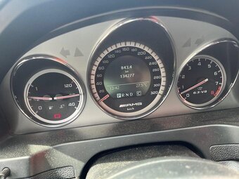 MERCEDES BENZ C63 2010 135000km - 14