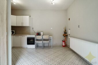 Bátovce, dom o veľkosti bytu s veľkým pozemkom - 14