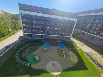 krásny slnečný 2 izbový byt v novostavbe - 14