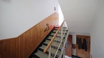 NA PREDAJ - rodinný dom s krásnym pozemkom v obci Zbyňov - 14