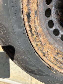 Predám zimné pneu NOKIAN SNOWPROOF 2 - 14