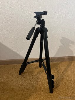 Canon EOS 2000D - 14