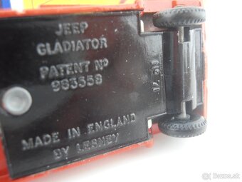 Jeep Gladiator, Alvis Stalwart, Claas Combine - 14