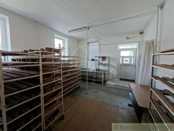 Budova na podnikanie alebo trvalé bývanie v obci Krušovce - 14