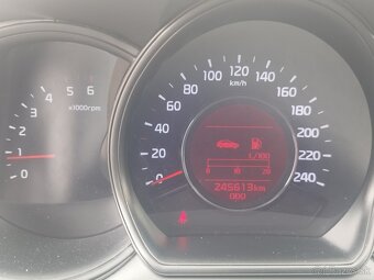 Kia ceed SW 1.6 CRDI 94KW - 14