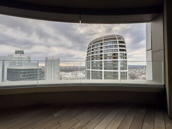 Prenájom 3 izbového bytu SKY PARK 81 m2, 2x parking - 14