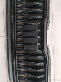 Škoda Fabia 4 IV maska chladiča Fabia 4 minute Carlo 6VA - 14