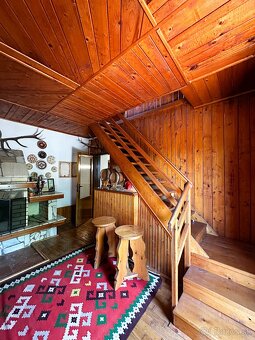 Chata s rozsiahlym pozemkom nad obcou Hrušov - 14