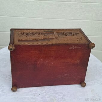Starožitná velká dřevěná  truhla na šití - 14