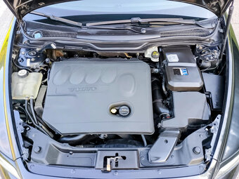 PREDÁM VOLVO V50 R-DESIGN 2.0D 100KW NAJAZDENÉ 172TISÍC KM - 14