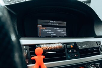 BMW e90 330d lci - 14