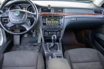Škoda Superb Combi 2,0 TDI-125 kw Elegance 4X4 - 14