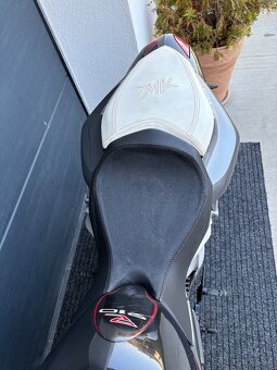 MV Agusta Brutale 910R - 14