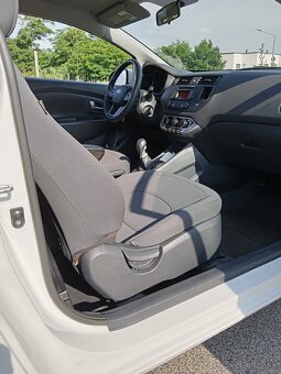 Kia Rio, 1.4 CRDI STK do 09/2026 Vyborny stav - 14