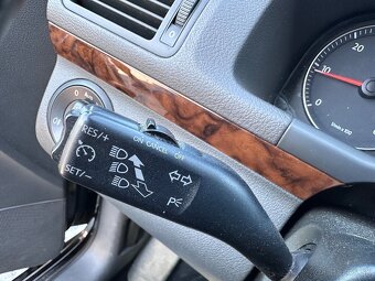 Volkswagen Touran 1.9 TDI DSG - 14