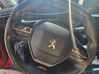 Peugeot 2008 1.2 Allure full výbava - 14