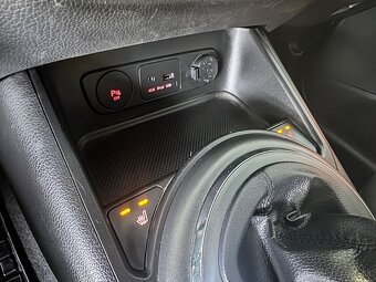 KIA SPORTAGE 1.7 CRDI 2011 /150 tisíc km - 14