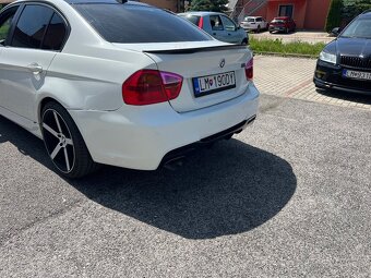 BMW e90 318d - 14