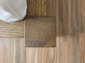 Luxusná dubová postel Klára + zdarma 2 masívne stolíky - 14