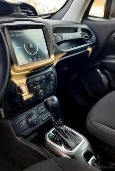 Predám Jeep Renegade 1.3 Turbo PHEV Limited - 14