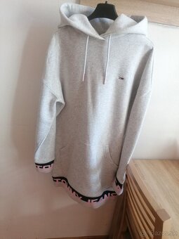 mikinove šaty Tommy Jeans - 14