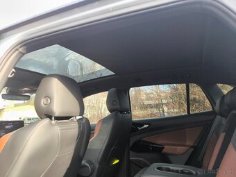 VW ID.4 150KW / ŤAŽNÉ / TEPELKO / PANO / MATRIX / 360 KAMERA - 14