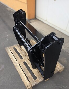 Adapter. medzikus manitou teleskop pre naradie JCB manip... - 14