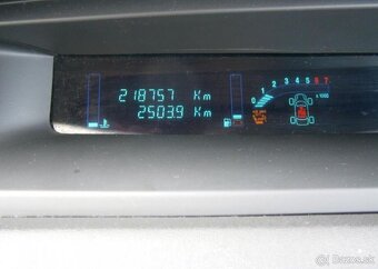 Renault Scénic 1.6i serviska benzín manuál 83 kw - 14