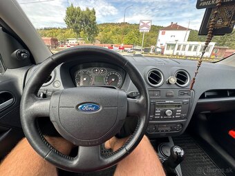 Predám Ford Fusion 1.4 59kw Benzín - 14
