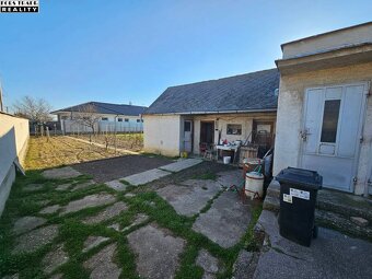 Predáme rodinný dom vo Váhovciach na rožnom pozemku - 14