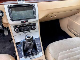 Volkswagen Passat B7 variant 2.0 TDI CR 4x4 103kw Highline - 14