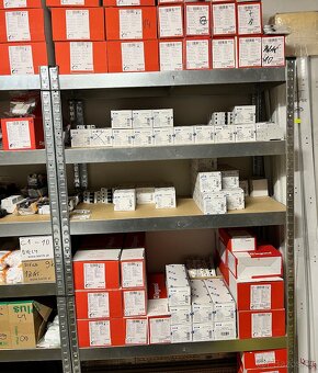 Elektroinštalačný materiál, cyky,asfora,legrand,eaton,FXP - 14