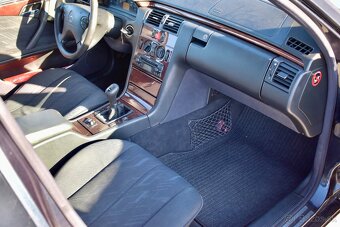 Mercedes-Benz E-Class W210 200 CDI - 14