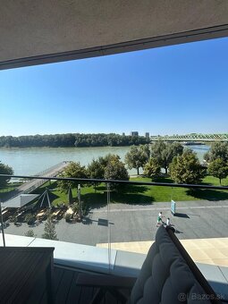 2i Luxusný byt priamo na nábreží Dunaja v Eurovea - 14