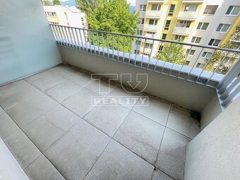 --REZERVOVANÝ-- 3 IZBOVÝ BYT , ZELENÉ VLČINCE, 84m2 - 14