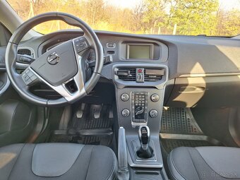Volvo V40 D3; 2.0 diesel; Manual; r.v. 2018; Bratislava - 14