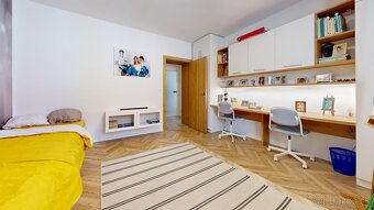 Krásny 3izb.byt v úplnom centre v oplotenom areáli s vlastný - 14