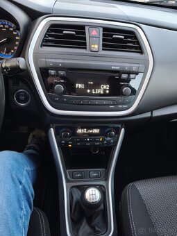 Suzuki SX4 S-CROSS 1,6 benzín - 14
